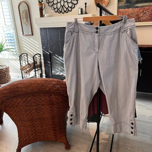 Charter Club Pants Womens Size 18W Blue & White Pinstriped Nautical Classic Fit - Picture 16 of 16